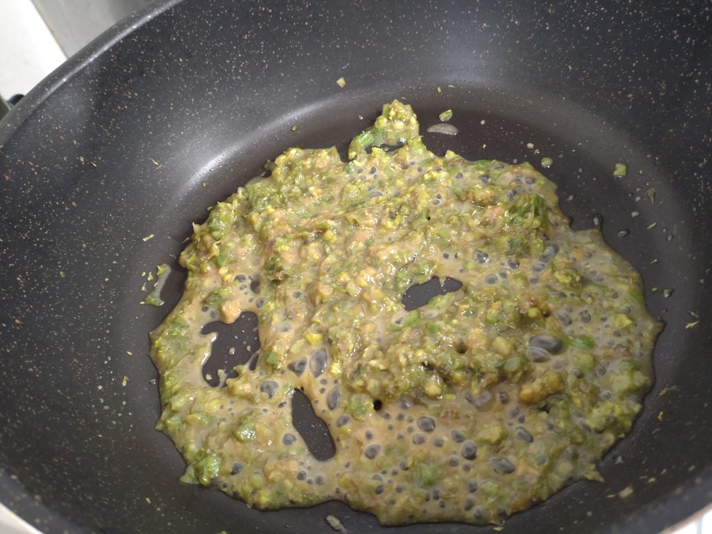 ふきのとう炒めてしんなり