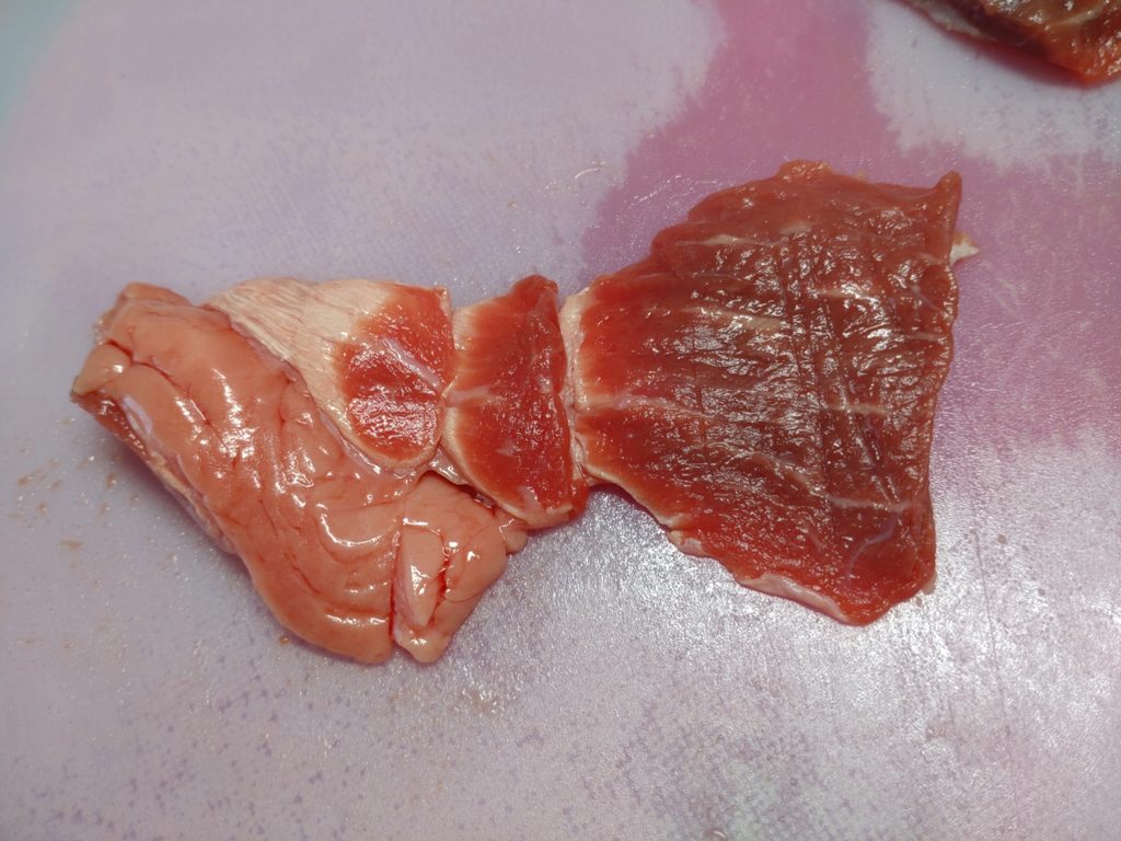 脂肪のある牛すじ