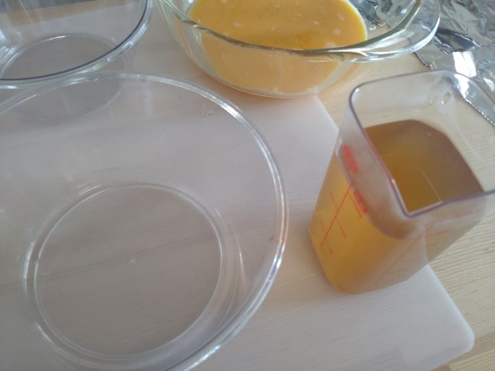 茶碗蒸しの卵とだし汁